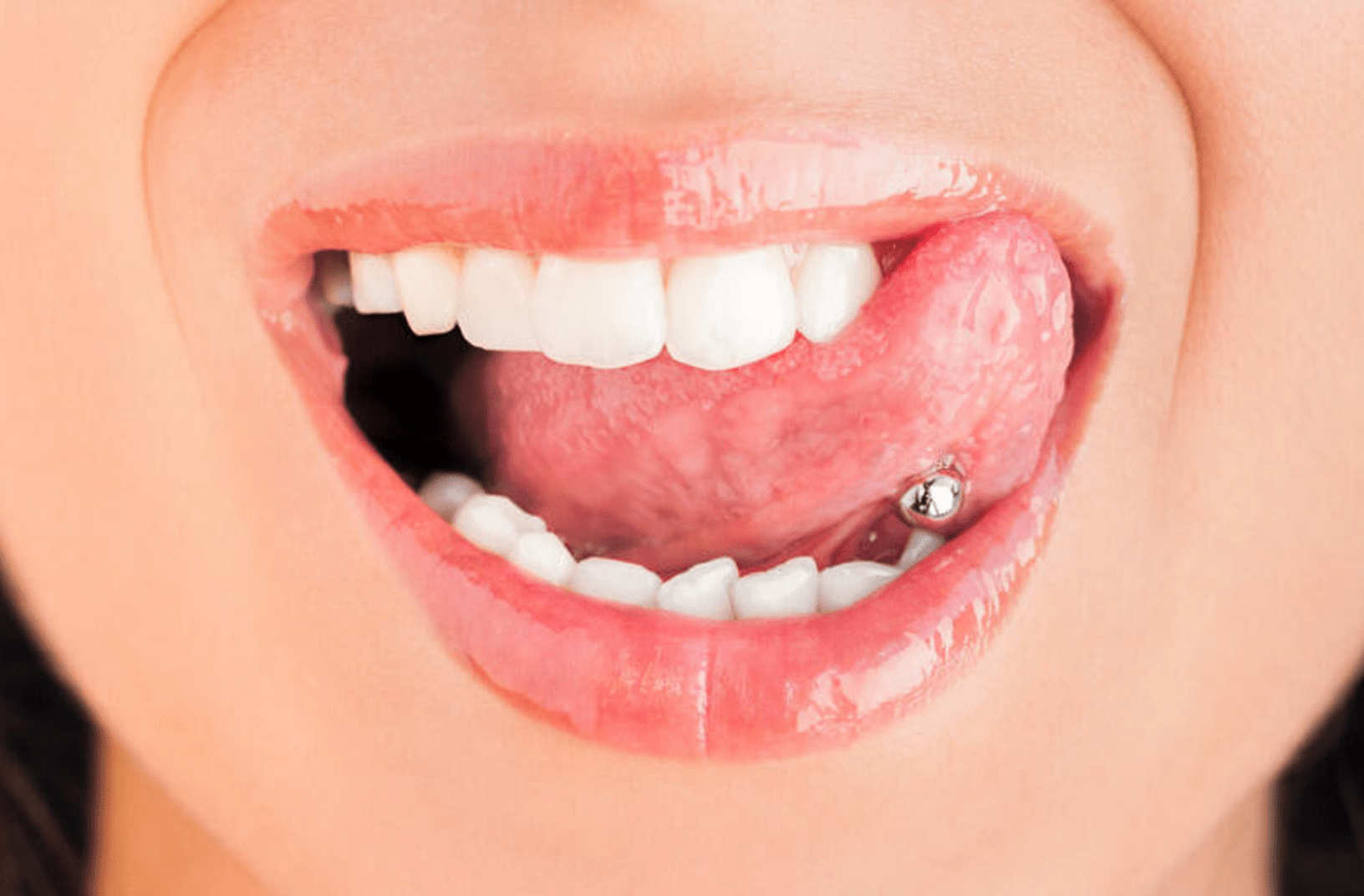 Les piercings buccaux et leurs risques pour la santé bucco-dentaire 